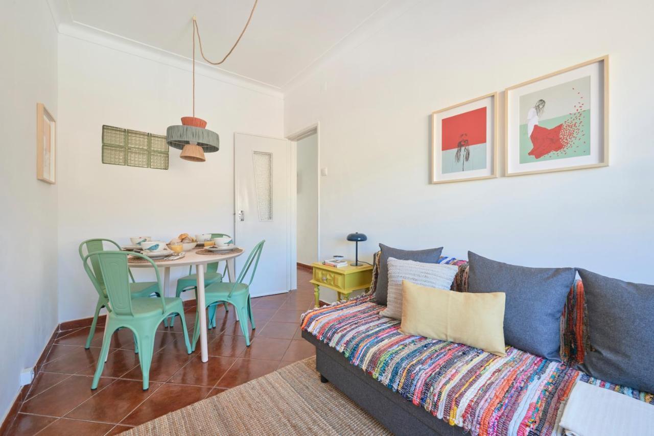 Central & Sunny 2Br Apt Near Beach, By Timecooler Сетубал Экстерьер фото