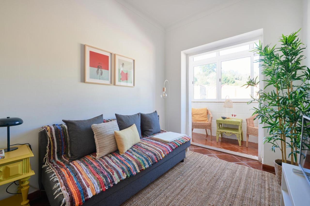 Central & Sunny 2Br Apt Near Beach, By Timecooler Сетубал Экстерьер фото